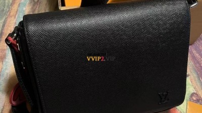 #신공장 루이비통 Louis  Vuitton LV 디스트릭트 PM 메신저백 크로스백 M46255 검수사진✔ ☆☆☆☆☆