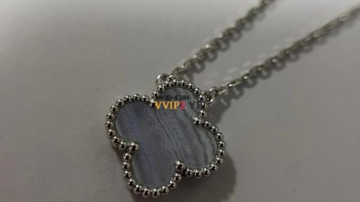 #18k+다이아몬드비밀공장  반클리프 앤 아펠 Van Cleef & Arpels 빈티지 알함브라 펜던트 네크리스 칼세도니 VCARD34900 검수사진✔ ☆☆☆☆☆