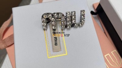미우미우 MIU MIU 크리스탈 헤어핀 클립 910194 검수사진✔ ☆☆☆☆☆