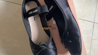 미우미우 Miu Miu 레더 새틴 발레리나 플랫슈즈 SIZE 35~40 검수사진✔ ☆☆☆☆☆