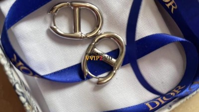 디올 Dior 30 몽테인 귀걸이 이어링 검수사진✔ ☆☆☆☆☆