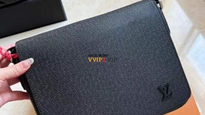 #신공장 루이비통 Louis  Vuitton LV 디스트릭트 PM 메신저백 크로스백 M46255 검수사진✔ ☆☆☆☆☆