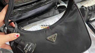 프라다 PRADA 삼각로고 미니호보백 리에디션2000 1NE515 검수사진✔ ☆☆☆☆☆ #신공장