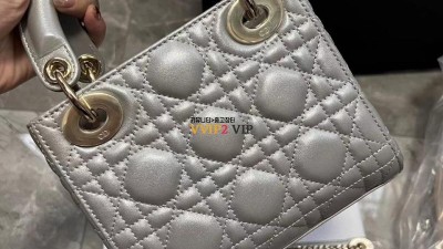 디올 DIOR 레이디 미니백 오팔린그레이/펄그레이 까나쥬 양가죽 M0505OADU_M11G 검수사진✔ ☆☆☆☆☆ #여왕샵