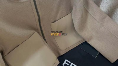펜디 FENDI 포켓 후드 자켓 검수사진✔ ☆☆☆☆☆