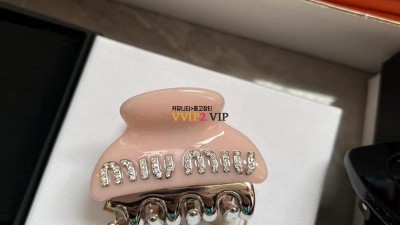 미우미우 Miu Miu 플렉시글라스 앤 메탈 집게핀 5IF068 검수사진✔ ☆☆☆☆☆