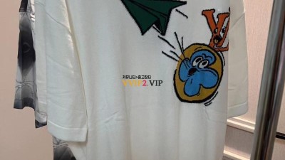 루이비통 LOUIS VUITTON LV 모노그램 코믹스 인타르시아 니트 반팔 SIZE 36 38 40 검수사진✔ ☆☆☆☆☆