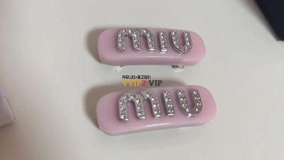 미우미우 Miu Miu 플렉시글라스 메탈 크리스탈 헤어핀 머리핀 검수사진✔ ☆☆☆☆☆ #신공장