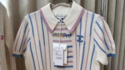 샤넬 CHANEL CC 스트라이프 카라 반팔 니트 P74630 검수사진✔ ☆☆☆☆☆