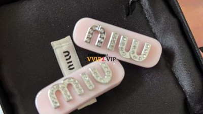 미우미우 Miu Miu 플렉시글라스 메탈 크리스탈 헤어핀 머리핀 검수사진 ☆☆☆☆☆ #신공장