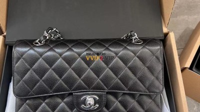 샤넬 CHANEL 클래식 미듐 캐비어 플랩백 은장 A01112 SIZE 25.5cm 검수사진✔ ☆☆☆☆☆ #지존샵