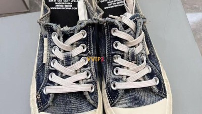발렌시아가 Balenciaga PARIS 파리 디스트레스드 캔버스 데님 뮬 스니커즈 SIZE 35~40 검수사진 ☆☆☆☆☆