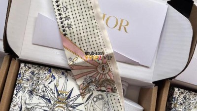 디올 DIOR 방도 스카프 검수사진 ☆☆☆☆☆