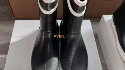 셀린느 CELINE 이니셜 러버 플랫 하프 레인 부츠 블랙/네이비 2색상 SIZE 35~40 검수사진 ☆☆☆☆☆