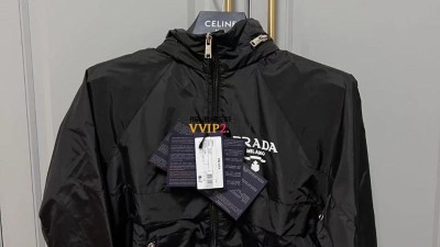 프라다 PRADA 여성 리나일론 로고 크롭 바람막이 자켓 292022 SIZE 36 38 40 검수사진 ☆☆☆☆☆