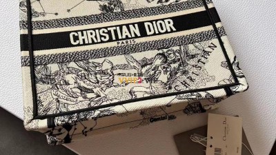 디올 DIOR 여성 토트백 스몰 북토트 라떼  트왈드주이 조디악 M1265ZRHZ ☆☆☆☆☆ #신공장