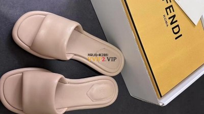 펜디 FENDI 23 바게트 샌들 8R8412NBA SIZE 35~40 # 굽 5cm 검수사진 ☆☆☆☆☆