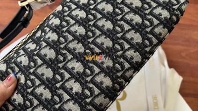 디올 DIOR 트레블 노마드 미디엄 파우치 S5554OTZQ_M928 검수사진 SIZE 22*13*9.5cm ☆☆☆☆☆ #여왕샵