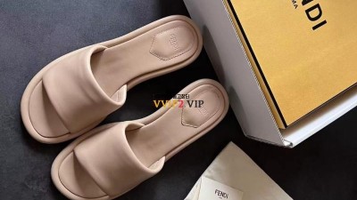 펜디 FENDI 23 바게트 샌들 8R8412NBA SIZE 35~40 # 굽 5cm 검수사진 ☆☆☆☆☆