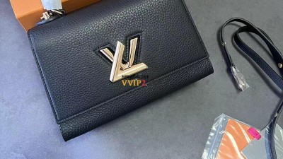루이비통 LOUIS VUITTON LV 트위스트 원핸들 BB 느와 M59091 검수사진 ☆☆☆☆☆