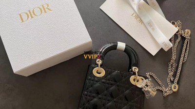 디올 DIOR 레이디백 미니 페이던트 블랙 미니백 M0505OWCB M900 검수사진 ☆☆☆☆☆ #여왕샵