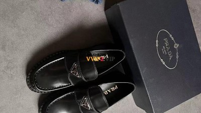 프라다 PRADA 브러쉬드 남성 로퍼 검수사진 ☆☆☆☆☆