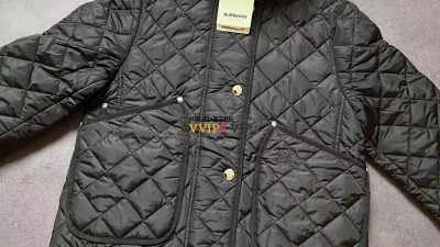 버버리 BURBERRY 퀄팅 후드 자켓 검수사진 ☆☆☆☆☆