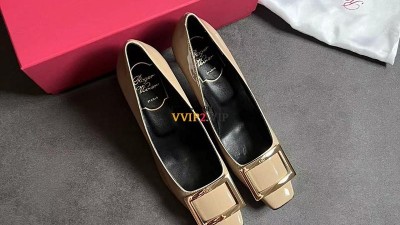 로저비비에 Roger Vivier 트럼펫 펌프스 SIZE 34~40 # 굽 7cm 검수사진 ☆☆☆☆☆