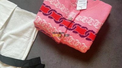 샤넬 CHANEL 23B CC로고 스트라이프 라운드넥 가디건 P75776 검수사진 ☆☆☆☆☆