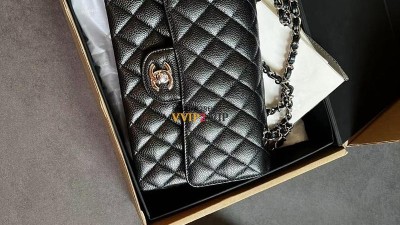 샤넬 CHANEL 클래식 미듐 캐비어 플랩백 은장 A01112 SIZE 25.5cm 검수사진 #지존샵