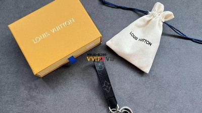 루이비통 LOUIS VUITTON LV 23SS 드라곤느 모노그램 이클립스 백참 키링 키홀더 M00853 검수사진 ☆☆☆☆☆ #VVIP공장
