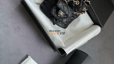 샤넬 CHANEL 23A 턴락 CC 에어팟 케이스 스몰 백팩 AS3947 SIZE 16.5*17*12cm 검수사진 ☆☆☆☆☆ #티무역