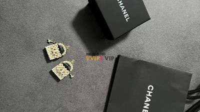샤넬 CHANEL 진주 샤넬백 참 이어링 귀걸이 검수사진 ☆☆☆☆☆