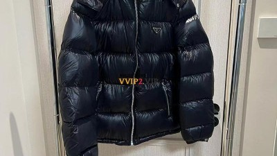 프라다 PRADA 리나일론 트라이앵글 삼각로고 구스다운 패딩 자켓 SIZE S M L XL XXL ※화이트 구스다운 90 + 충전재 500g 검수사진 ☆☆☆☆☆ #vvip공장