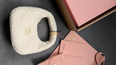 미우미우 MIU MIU 시어링 완더 호보백 미니 17.5cm / 스몰 20cm 검수사진 ☆☆☆☆☆ #카타