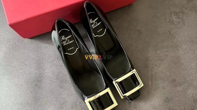 로저비비에 Roger Vivier 트럼펫 펌프스 SIZE 34~40 @ 굽 7cm 검수사진 ☆☆☆☆☆