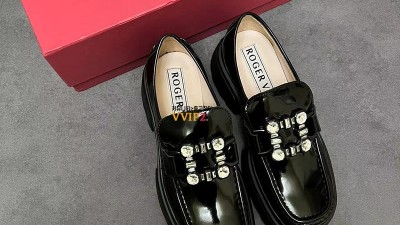 로저비비에 Roger Vivier 23FW 로퍼 RVW71036400 SIZE 35 36 36.5 37 37.5 38 39 # 굽 3.5cm 검수사진 ☆☆☆☆☆