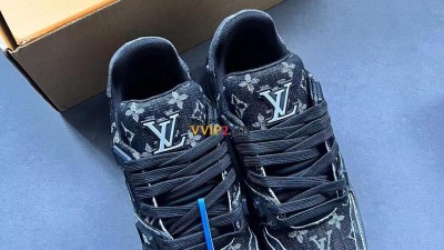 루이비통 LOUIS VUITTON LV 모노그램 데님 트레이너 남여공용 스니커즈 3컬러 SIZE 여성 35~41 / 남성 38~45 검수사진 ☆☆☆☆☆