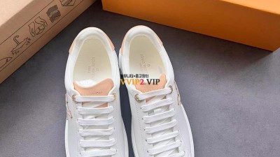 루이비통 LOUIS VUITTON LV 타임 아웃 스니커즈 1ABVQP 검수사진 ☆☆☆☆☆