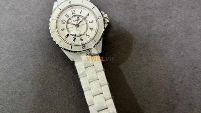 샤넬 CHANEL J12 화이트 세라믹 여성시계 33mm @ 스위스 쿼츠 무브먼트 + 자개X ☆☆☆☆☆ #신공장