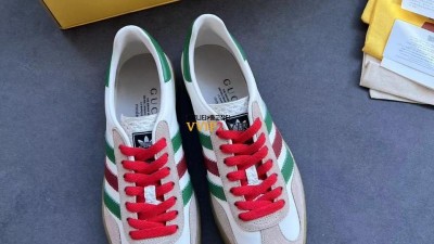 Gucci 구찌 x 아디다스 가젤 스니커즈 화이트 레더 오트밀 스웨이드 검수사진 ☆☆☆☆☆