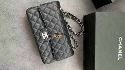 샤넬 CHANEL 클래식 미듐 캐비어 플랩백 은장 A01112 SIZE 25.5cm @ 홀로그램 + 개런티카드 ☆☆☆☆☆ #vvip공장