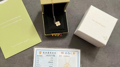 반클리프앤아펠 Van Cleef & Arpels 빈티지 알함브라 펜던트 목걸이 18K 옐로우 골드, 다이아몬드 VCARA45300 검수사진 ☆☆☆☆☆ #18k+다이아몬드비밀공방