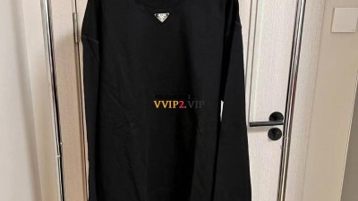 프라다 PRADA 삼각로고 오버핏 맨투맨 UJL26A SIZE XS S M L 검수사진 ☆☆☆☆☆