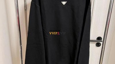 프라다 PRADA 삼각로고 오버핏 맨투맨 UJL26A SIZE XS S M L 검수사진 ☆☆☆☆☆