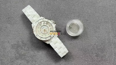 샤넬 CHANEL J12 33mm H5705 화이트 세라믹 다이아몬드 다이얼 여성 시계 @ 33MM + 스위스 쿼츠 무브먼트 ☆☆☆☆☆ #신공장
