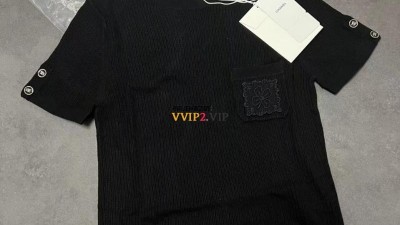 샤넬 CHANEL 24SS 프리컬렉션 엠브로이더리 클로버 CC 포켓 버튼 숏 슬리브 리브드 니트 티셔츠 블랙 P76981 SIZE 36 38 40 검수사진 ☆☆☆☆☆ #타지아