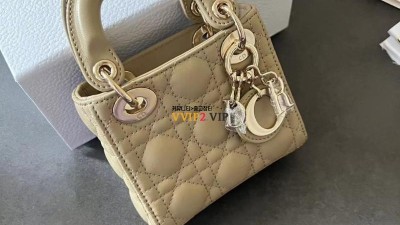디올 DIOR 레이디 마이크로 미니백 SIZE 12*10.5*5cm 검수사진 ☆☆☆☆☆ #여왕샵