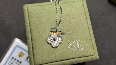 반클리프앤아펠 Van Cleef & Arpels 빈티지 알함브라 펜던트 목걸이 18K 화이트 골드, 다이아몬드 VCARA46100 검수사진 ☆☆☆☆☆ #18k+다이아몬드비밀공방