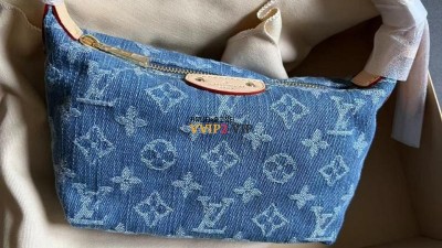 루이비통 LOUIS VUITTON LV 24SS 힐스 포쉐트 모노그램 데님 미니 숄더백 블루 M82949 SIZE 18.5*11*6.5cm 검수사진 ☆☆☆☆☆ #vvip공장